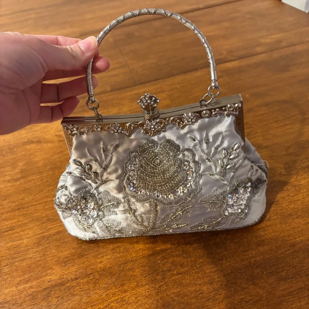 MG Collection Clutch Beaded Floral Satin OS Detachable Chain Silver Regencycore